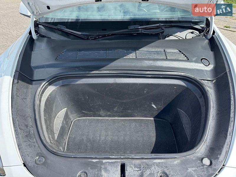 Позашляховик / Кросовер Tesla Model Y 2021 в Львові