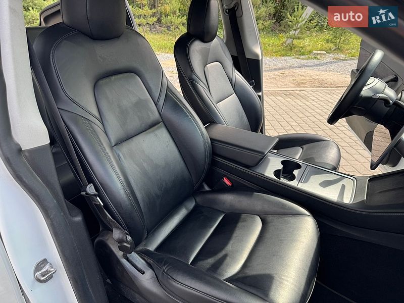 Позашляховик / Кросовер Tesla Model Y 2021 в Львові