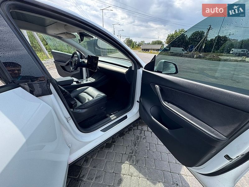 Позашляховик / Кросовер Tesla Model Y 2021 в Львові