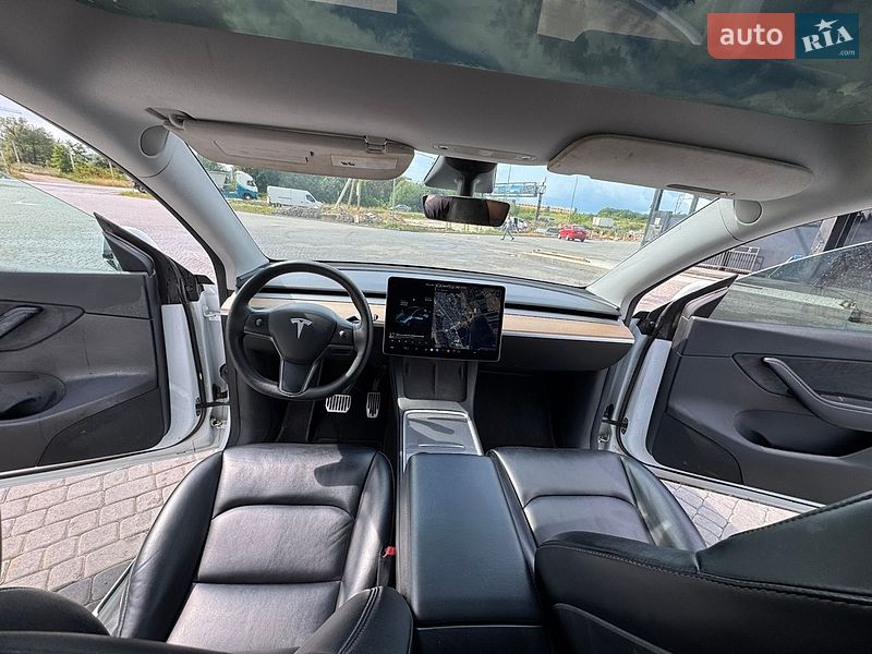 Позашляховик / Кросовер Tesla Model Y 2021 в Львові