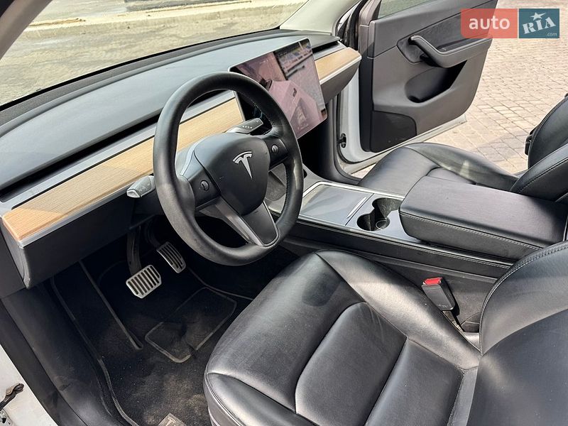 Позашляховик / Кросовер Tesla Model Y 2021 в Львові