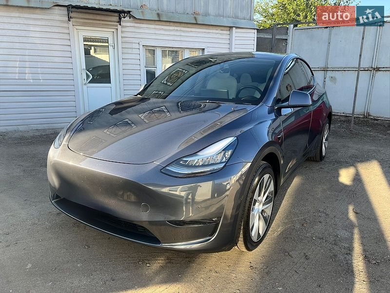 Tesla Model Y 2023