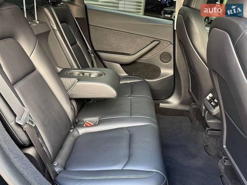 Внедорожник / Кроссовер Tesla Model Y 2023 в Киеве