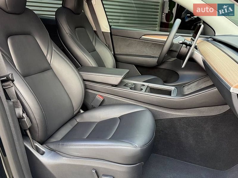 Внедорожник / Кроссовер Tesla Model Y 2023 в Киеве