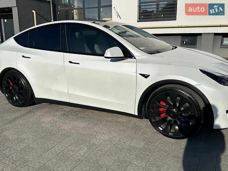 Внедорожник / Кроссовер Tesla Model Y 2023 в Львове