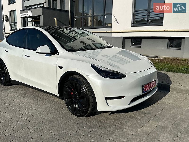 Внедорожник / Кроссовер Tesla Model Y 2023 в Львове