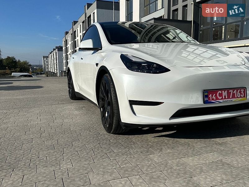 Внедорожник / Кроссовер Tesla Model Y 2023 в Львове