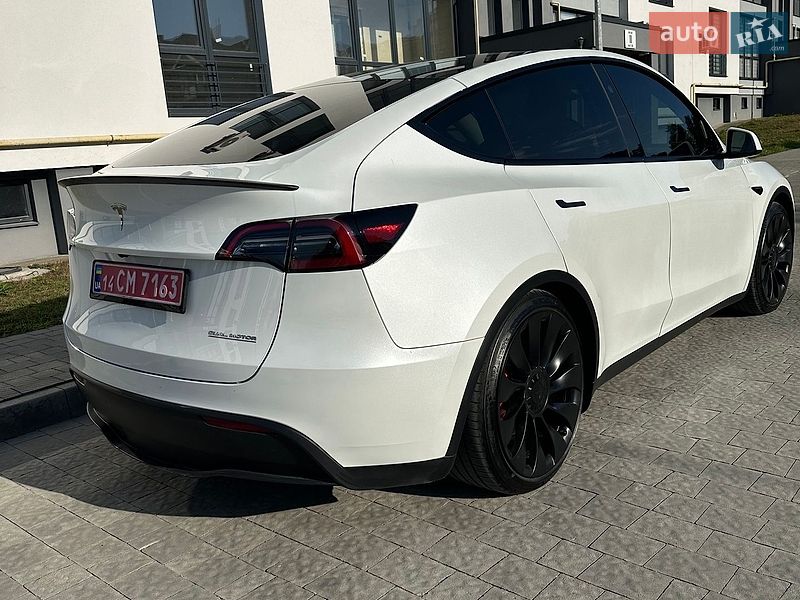 Внедорожник / Кроссовер Tesla Model Y 2023 в Львове