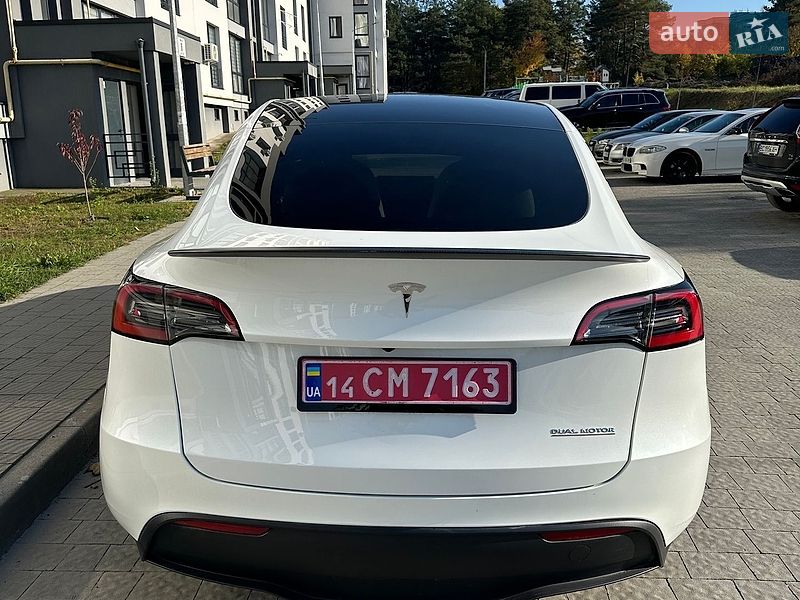 Внедорожник / Кроссовер Tesla Model Y 2023 в Львове