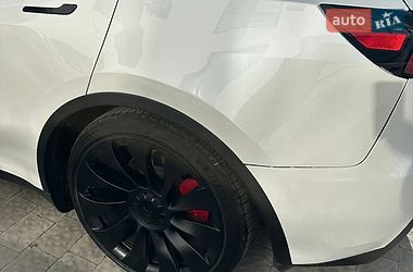 Внедорожник / Кроссовер Tesla Model Y 2023 в Львове