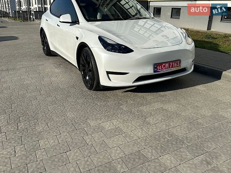Внедорожник / Кроссовер Tesla Model Y 2023 в Львове