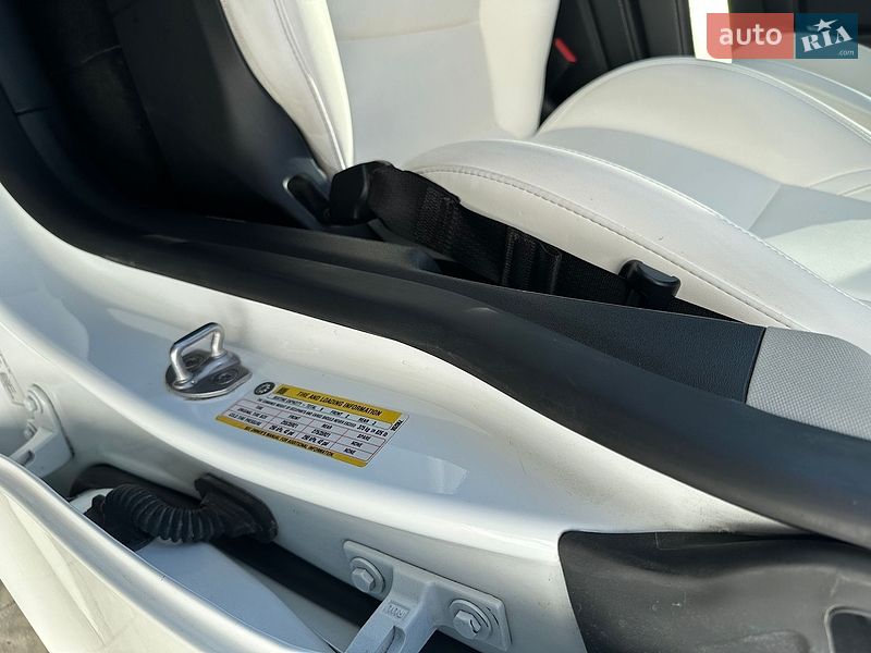 Внедорожник / Кроссовер Tesla Model Y 2023 в Львове