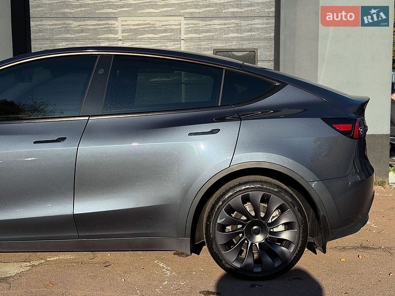Позашляховик / Кросовер Tesla Model Y 2023 в Києві