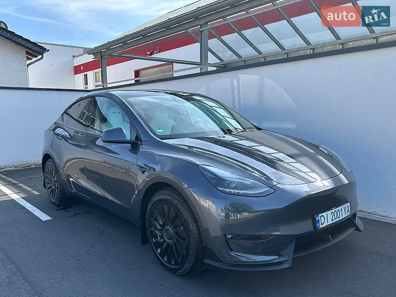 Tesla Model Y