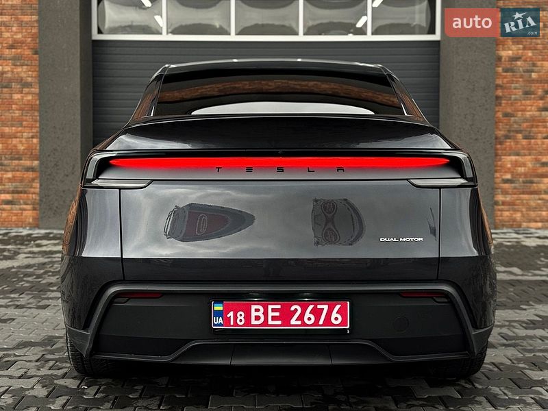 Внедорожник / Кроссовер Tesla Model Y 2025 в Черновцах