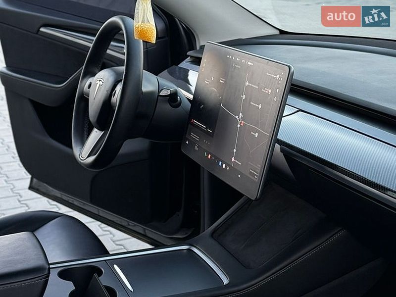 Позашляховик / Кросовер Tesla Model Y 2021 в Хусті