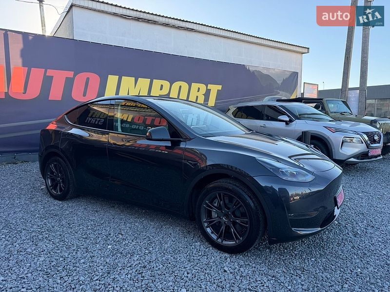 Позашляховик / Кросовер Tesla Model Y 2024 в Стрию