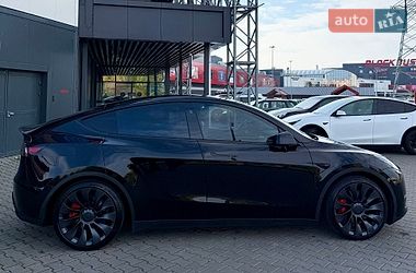 Позашляховик / Кросовер Tesla Model Y 2024 в Києві