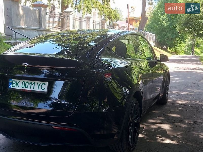 Позашляховик / Кросовер Tesla Model Y 2023 в Острозі фото 5 Позашляховик / Кросовер Tesla Model Y 2023 в Острозі
