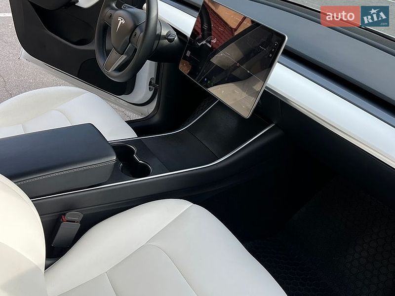 Внедорожник / Кроссовер Tesla Model Y 2020 в Тернополе