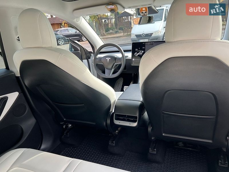 Внедорожник / Кроссовер Tesla Model Y 2020 в Тернополе