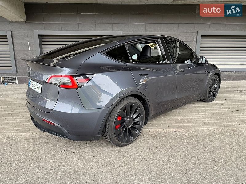 Внедорожник / Кроссовер Tesla Model Y 2023 в Киеве