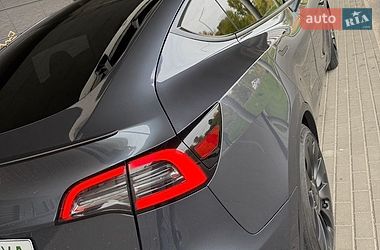 Внедорожник / Кроссовер Tesla Model Y 2023 в Киеве