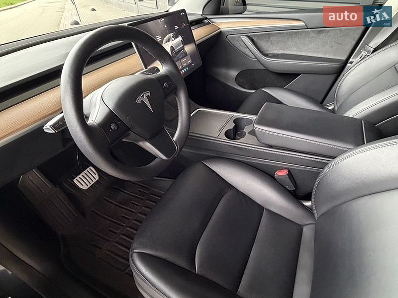 Внедорожник / Кроссовер Tesla Model Y 2023 в Киеве