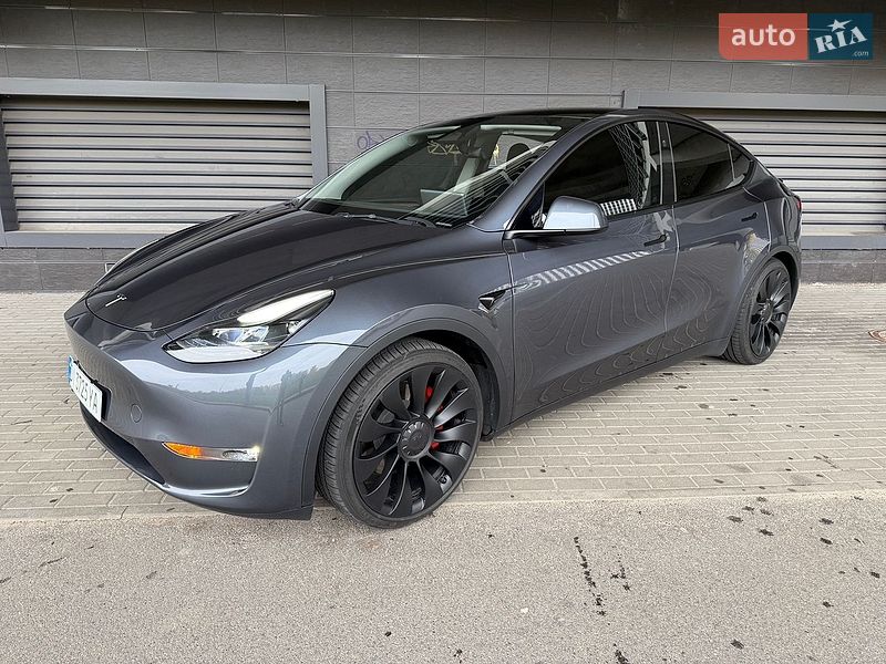 Внедорожник / Кроссовер Tesla Model Y 2023 в Киеве
