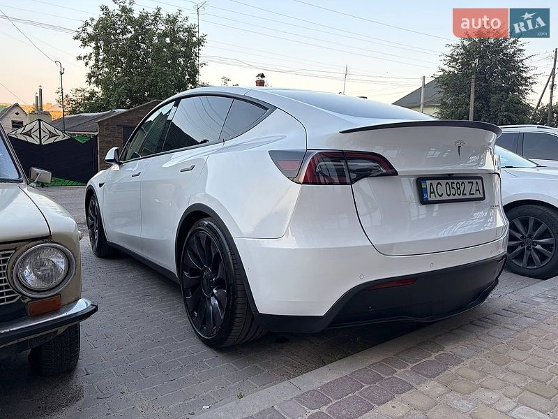 Tesla Model Y 2022