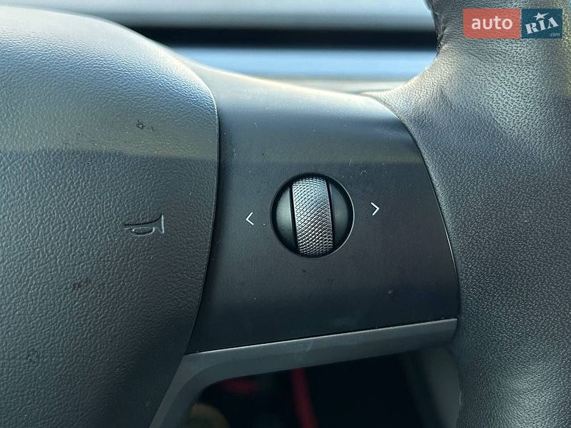 Внедорожник / Кроссовер Tesla Model Y 2021 в Киеве