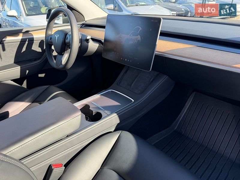 Позашляховик / Кросовер Tesla Model Y 2025 в Івано-Франківську фото 31 Позашляховик / Кросовер Tesla Model Y 2025 в Івано-Франківську