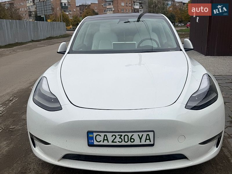 Позашляховик / Кросовер Tesla Model Y 2023 в Звенигородці