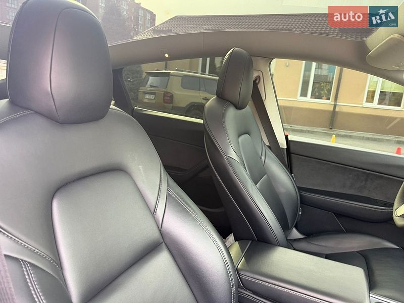 Позашляховик / Кросовер Tesla Model Y 2021 в Дніпрі