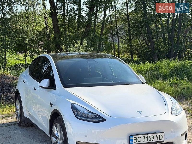 Tesla Model Y 2021