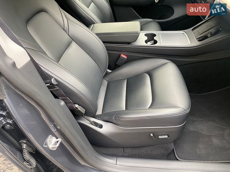 Позашляховик / Кросовер Tesla Model Y 2023 в Дніпрі