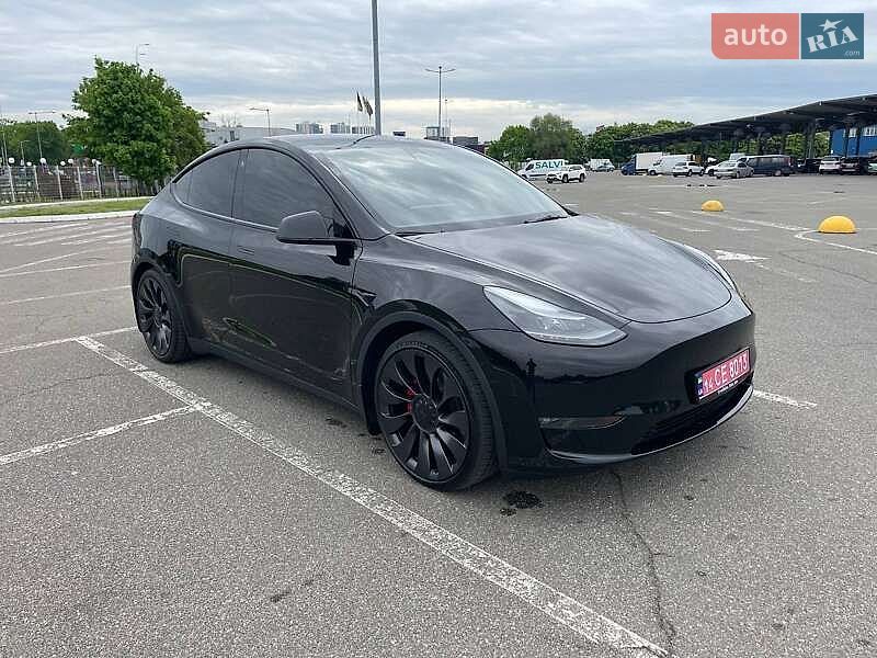 Внедорожник / Кроссовер Tesla Model Y 2023 в Львове
