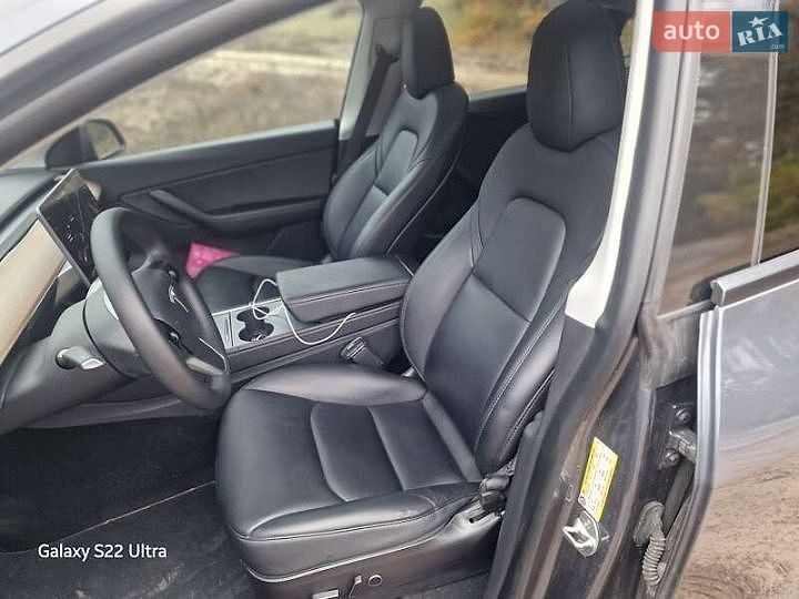 Внедорожник / Кроссовер Tesla Model Y 2021 в Львове