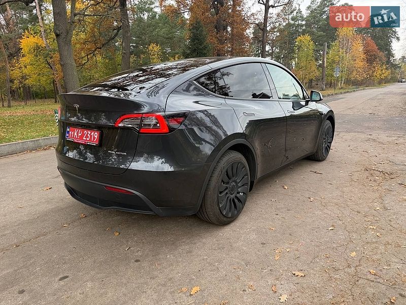 Позашляховик / Кросовер Tesla Model Y 2024 в Києві