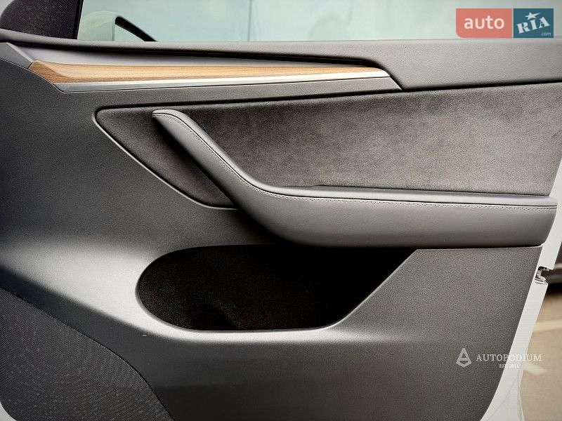 Позашляховик / Кросовер Tesla Model Y 2022 в Києві