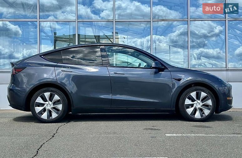 Позашляховик / Кросовер Tesla Model Y 2023 в Києві