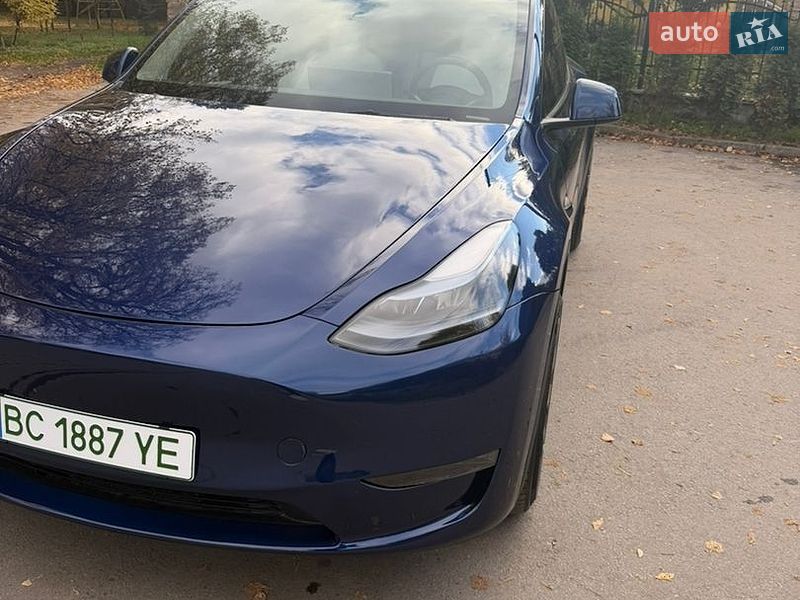 Tesla Model Y 2023