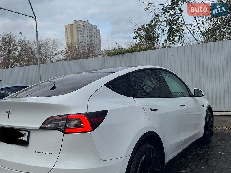 Внедорожник / Кроссовер Tesla Model Y 2021 в Киеве