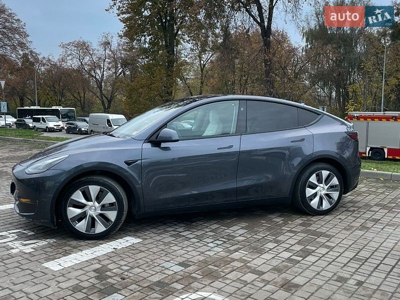 Позашляховик / Кросовер Tesla Model Y 2023 в Львові фото 3 Позашляховик / Кросовер Tesla Model Y 2023 в Львові