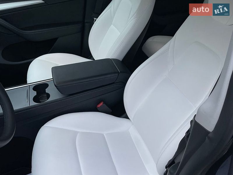 Позашляховик / Кросовер Tesla Model Y 2023 в Львові фото 13 Позашляховик / Кросовер Tesla Model Y 2023 в Львові