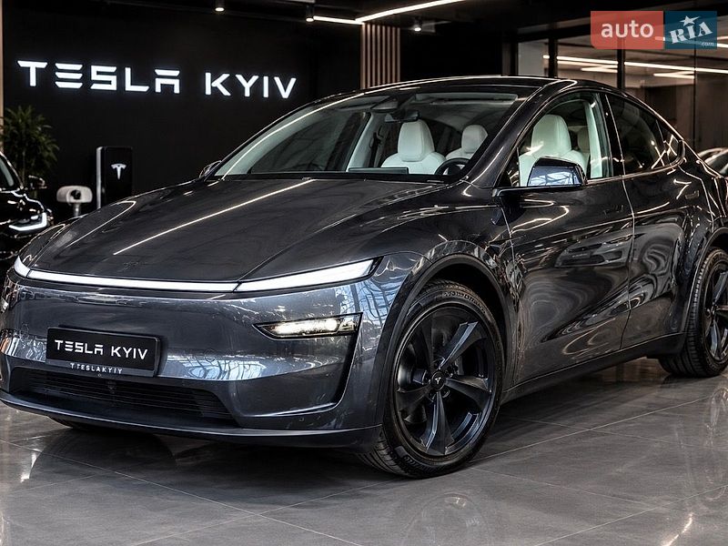 Tesla Model Y 2025
