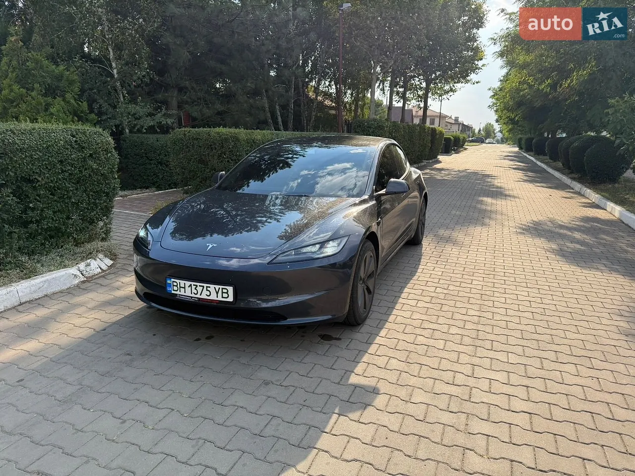 2025 Tesla Model 3 - мініатюра 4