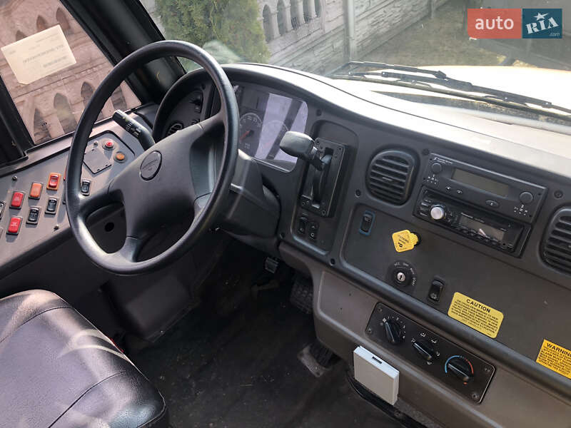 Туристический / Междугородний автобус Thomas Minotour 2016 в Вараше