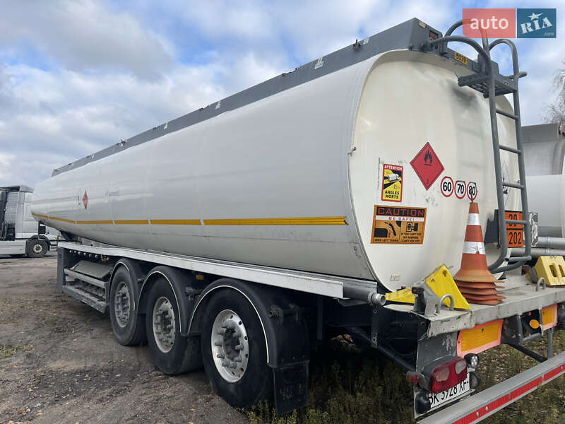 Цистерна Thompson Carmichael PT44/3 2005 в Березному фото 4 Цистерна Thompson Carmichael PT44/3 2005 в Березному