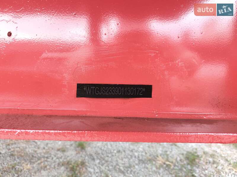 Низкорамна платформа Tirsan XS 2004 в Умані